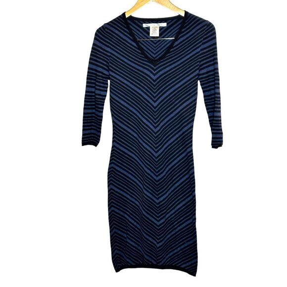Max Studio Blue and Black sweater v neck Dress size Small - Picture 1 of 7